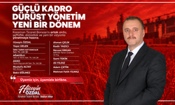 Kırmızı pusulanın kadrosu sahnede