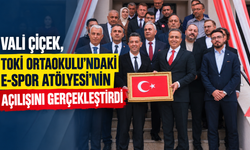 Vali Çiçek, TOKİ Ortaokulu’ndaki E-Spor Atölyesi’nin Açılışını Gerçekleştirdi