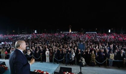 Cumhurbaşkanı Erdoğan'ın balkon konuşmasından kareler
