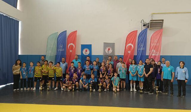 Okul Sporları Masa Tenisinde Karaman Şampiyonları Belli Oldu