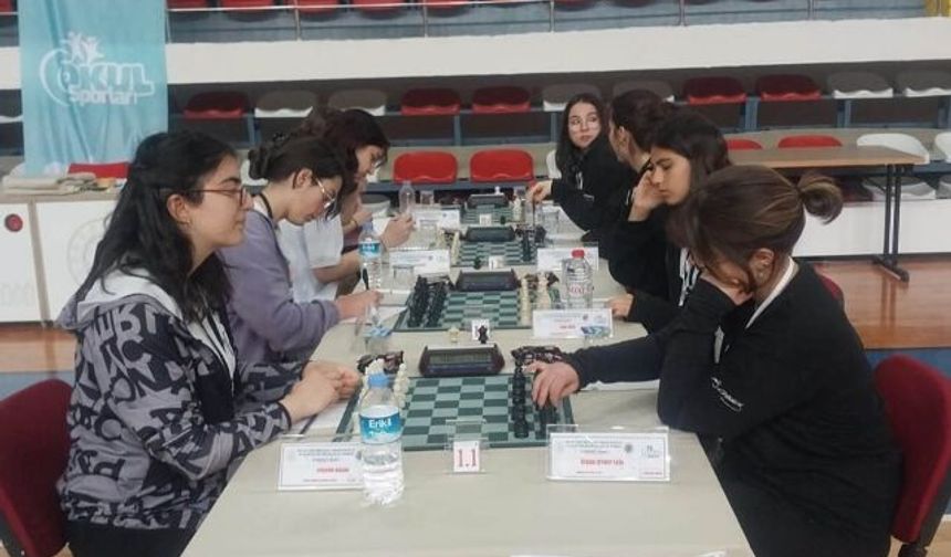 Okul Sporları Satranç Grup Müsabakaları Karaman’da Başladı