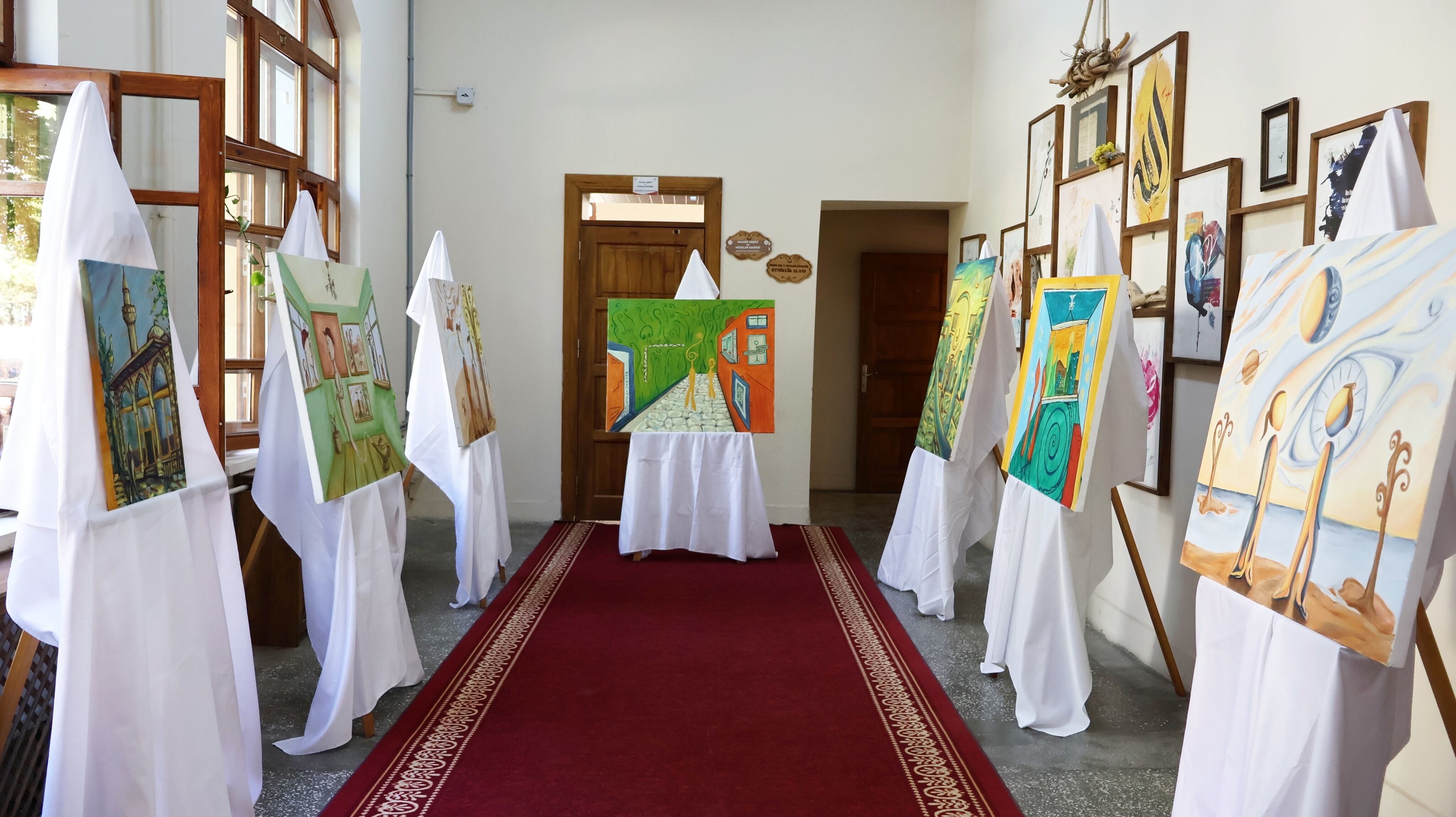 Icimden Yansimalar Kisisel Resim Sergisi Karaman Gazi Kultur Ve Sanat Merkezinde Acildi 8